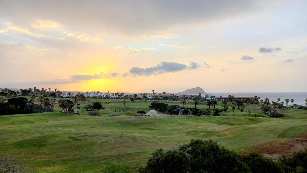Golf Del Sur Apartment - Magnificent Panorama Of The Ocean, El Teide, And Montana Roja 산미겔데아보나 외부 사진