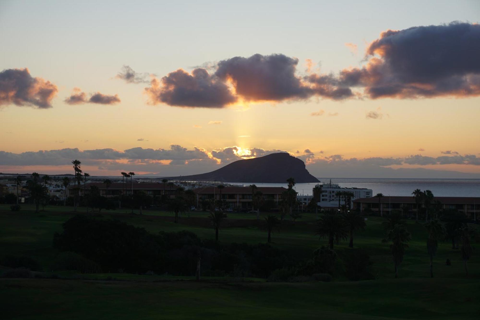 Golf Del Sur Apartment - Magnificent Panorama Of The Ocean, El Teide, And Montana Roja 산미겔데아보나 외부 사진