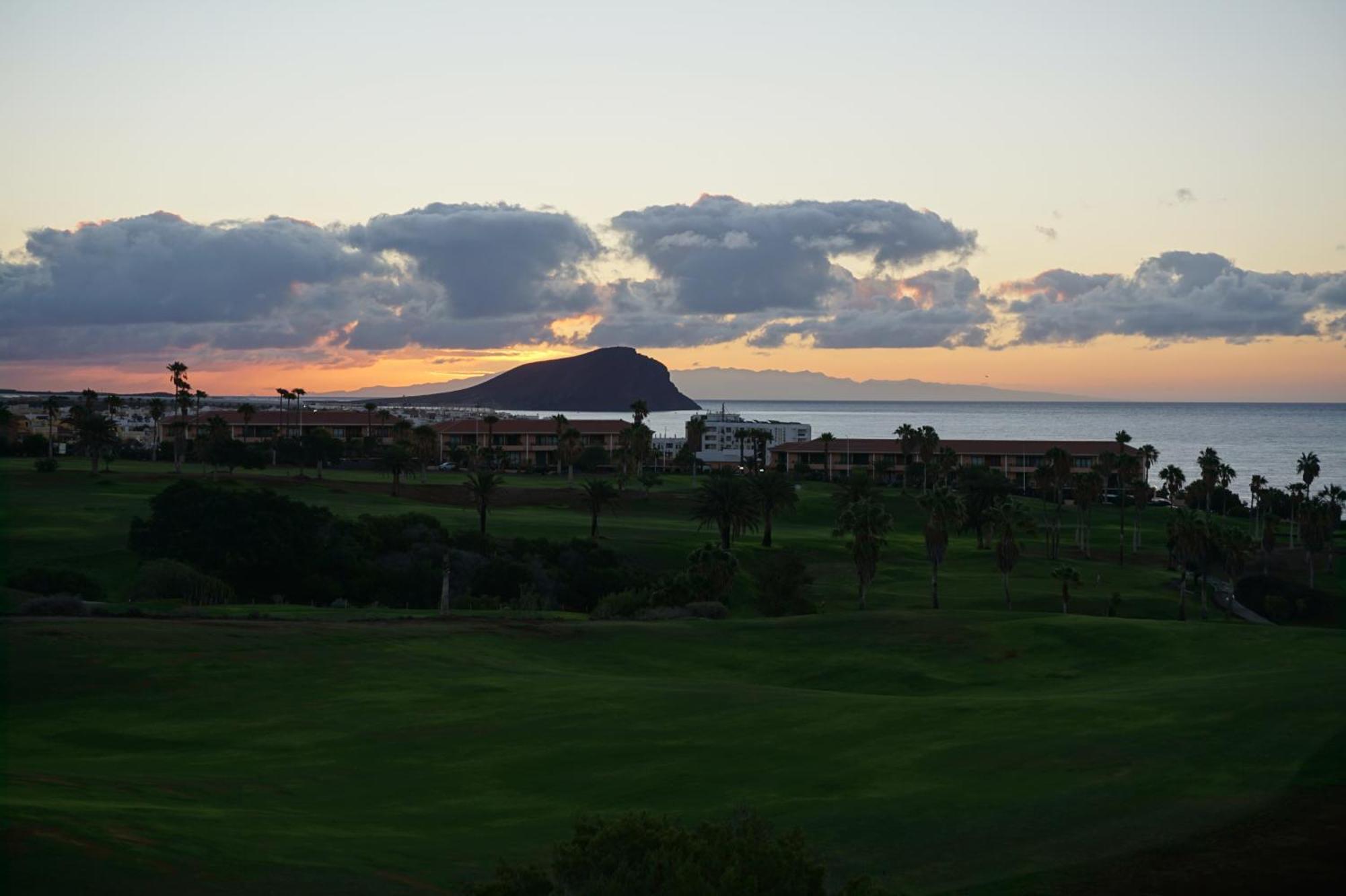 Golf Del Sur Apartment - Magnificent Panorama Of The Ocean, El Teide, And Montana Roja 산미겔데아보나 외부 사진